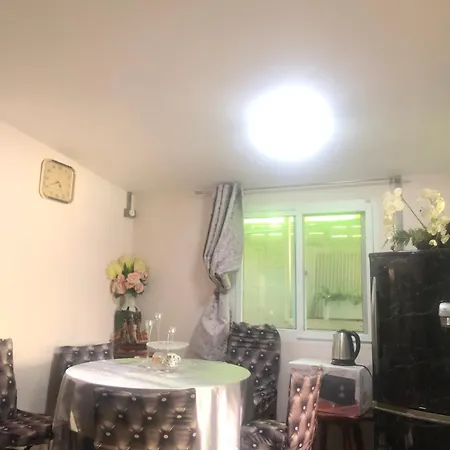 Silver Room Guest House Very Close Bangkok Hospital